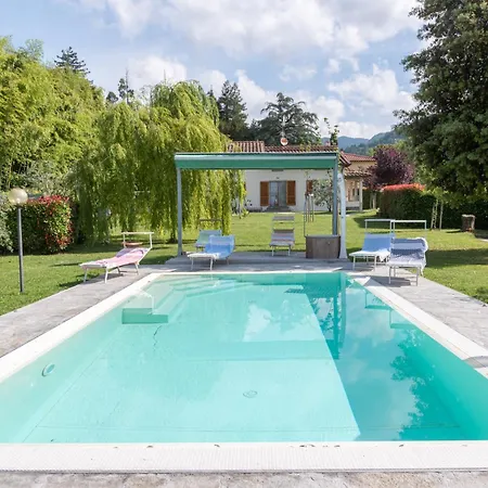 Holiday home Moderna *